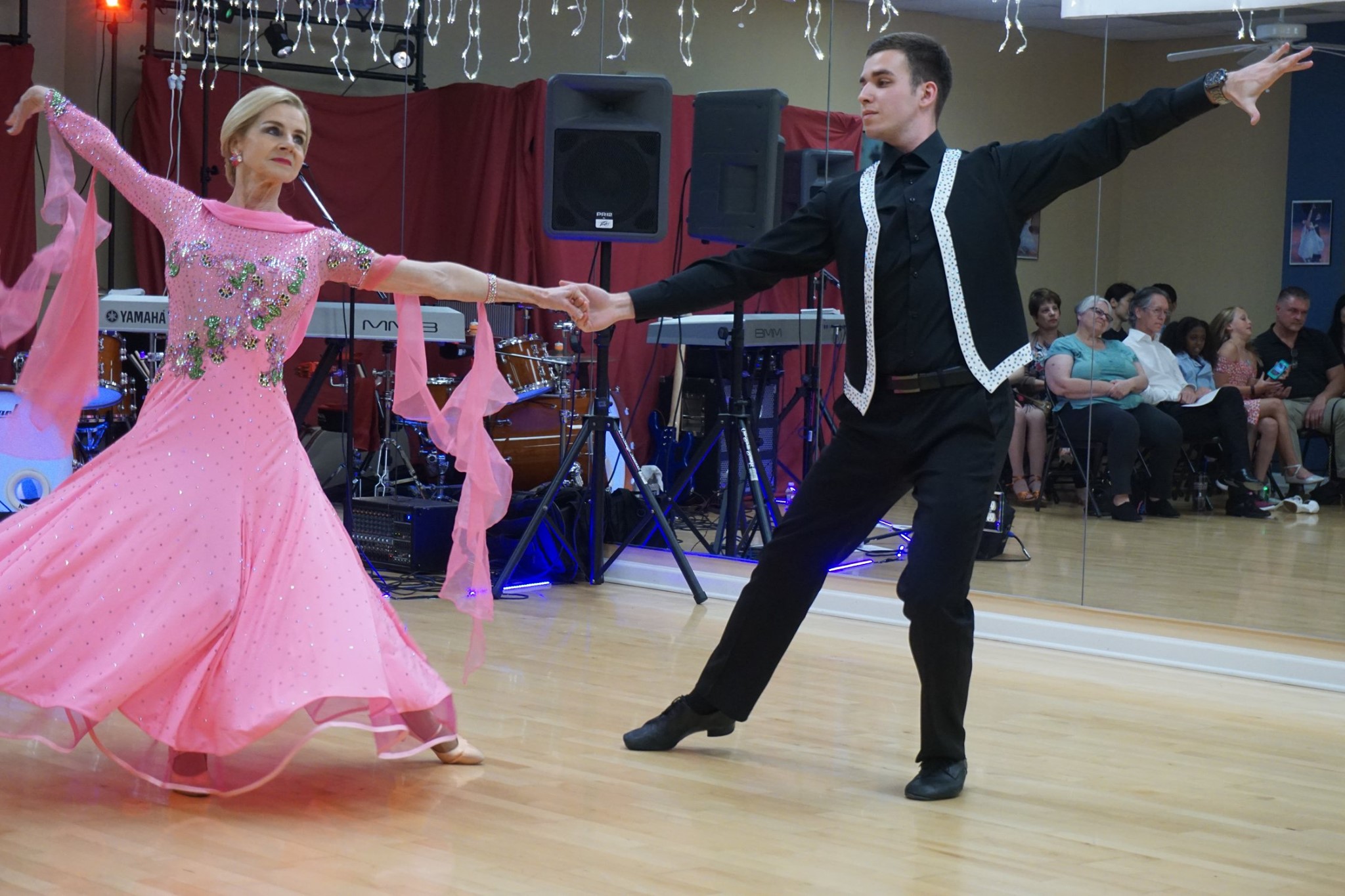 Ballroom dance studio - dance lessons